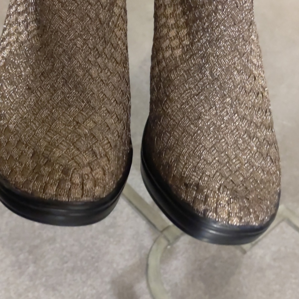 Boots - Picture 4 of 4